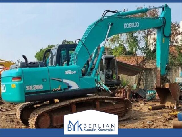 bmk-excavator-kobelco-sk200hd